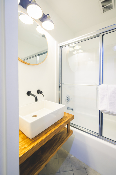 1st Floor King Photo 6